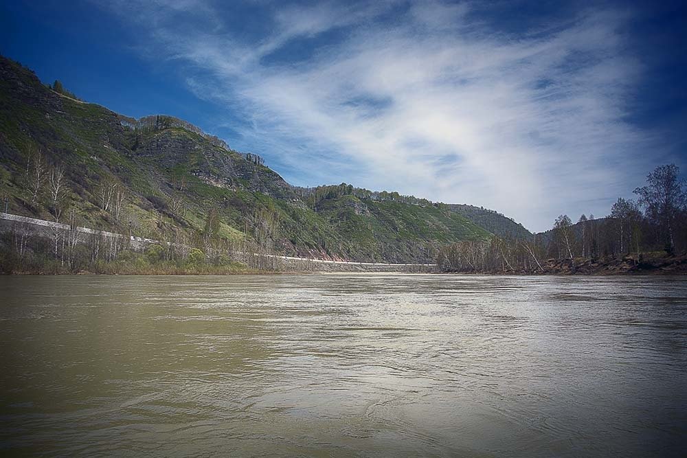 под катунские утёсы