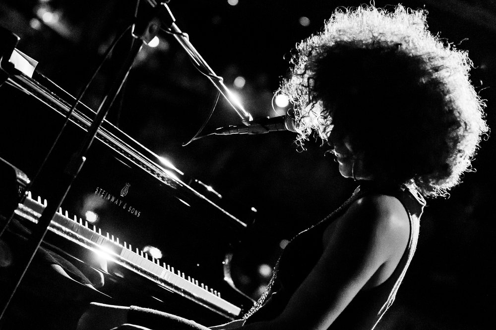 Elegance in backlit music