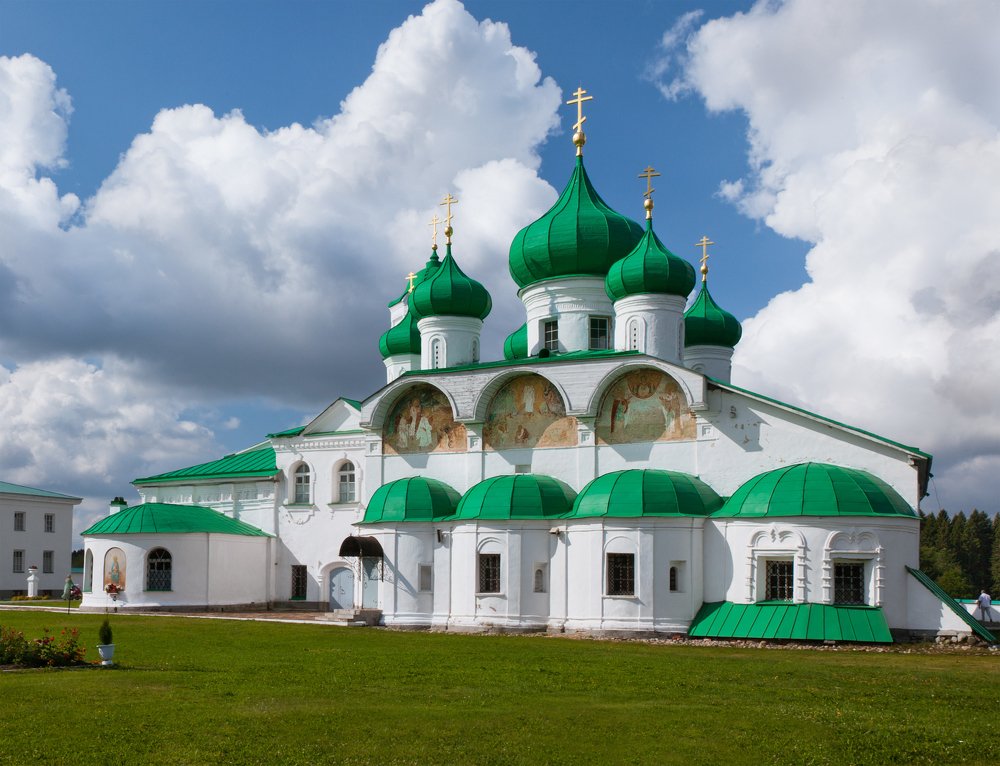 Свято-Троицкий Александра Свирского мужской монастырь.