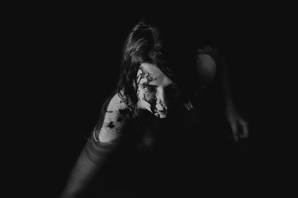 И все мы увядаем как цветы, что тронули руки тьмы