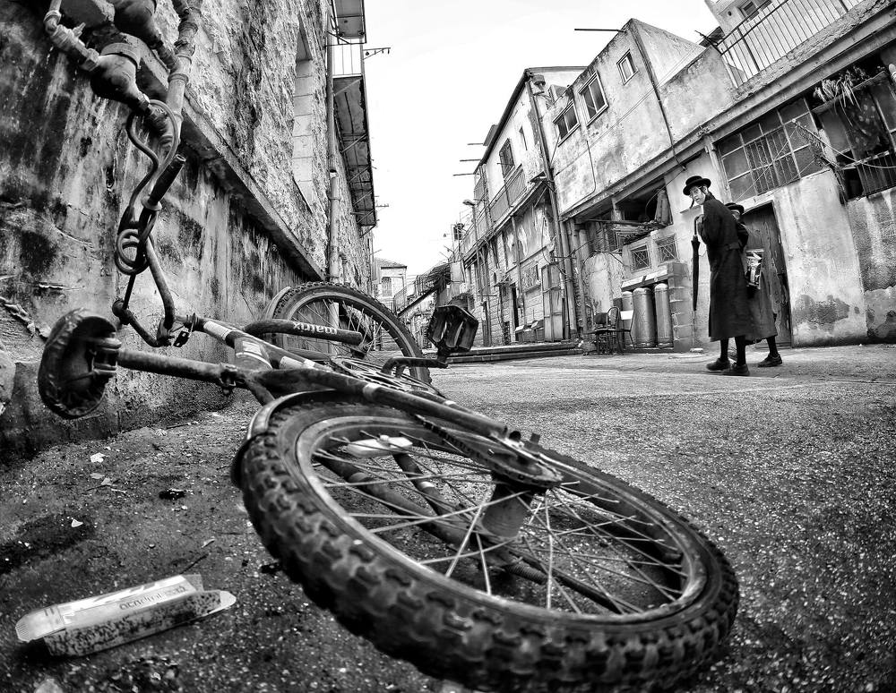 Photograph by Roman Mordashev