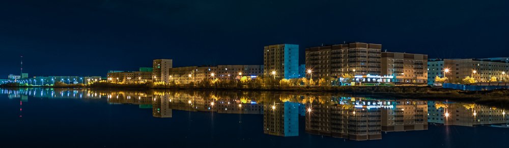 Отражение набережной