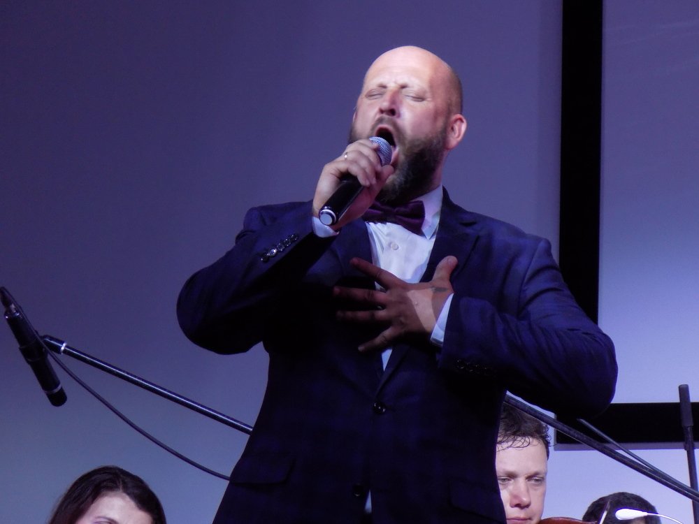 Лауреат многих международных конкурсов-Алексей Зинченко.