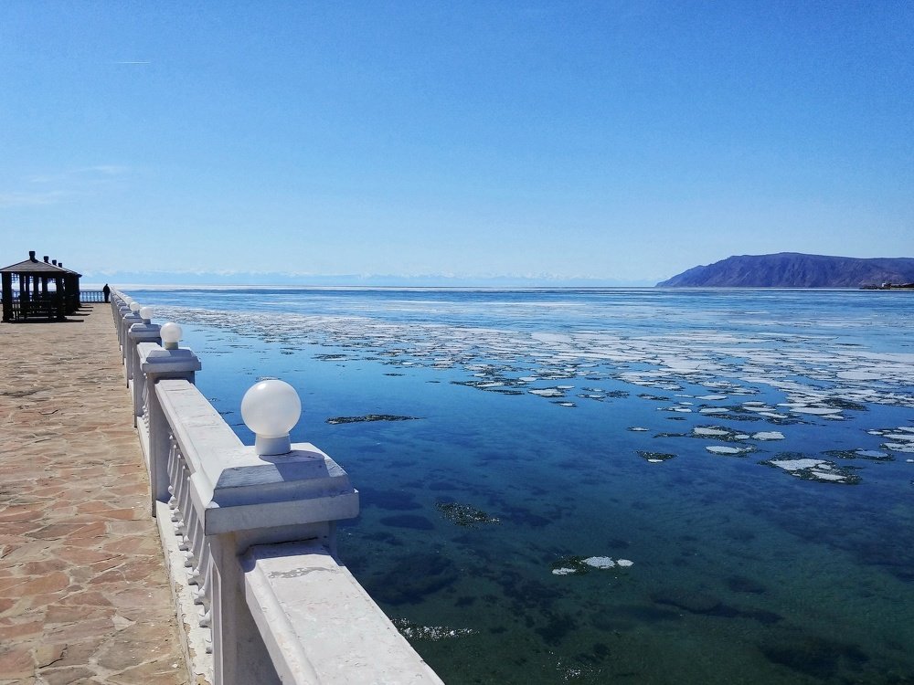 Ледоход на Байкале