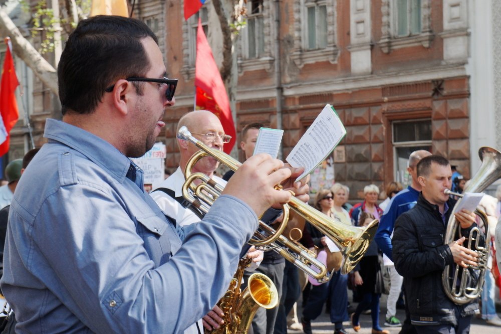 В стиле Луи Армстронга...