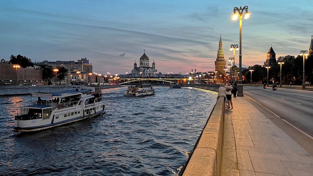 Закат на набережной...