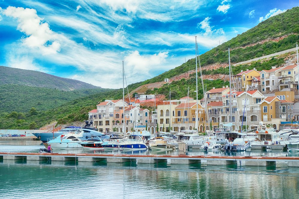 Lustica bay