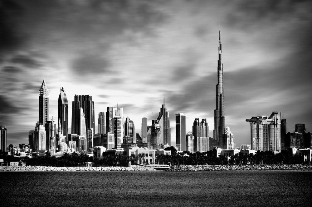 Чёрно-белые будни Дубая