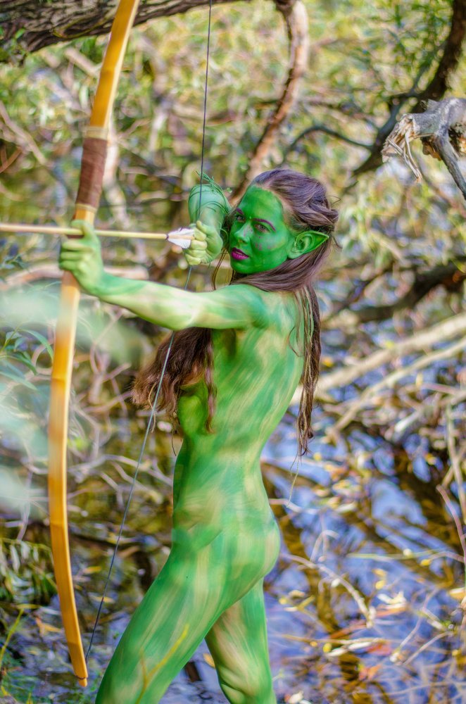 Дриада с луком.