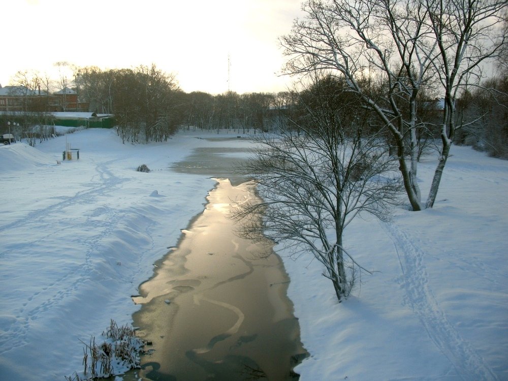 Кто оставил след на воде?