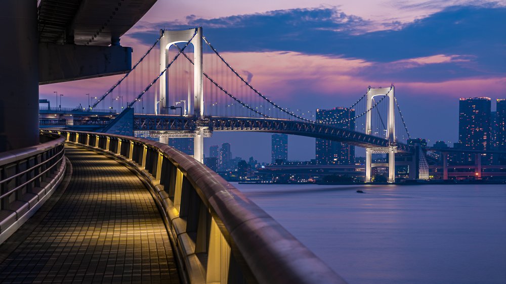 Walk on the Rainbow(Bridge)