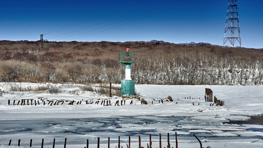 Зеленый створный знак.