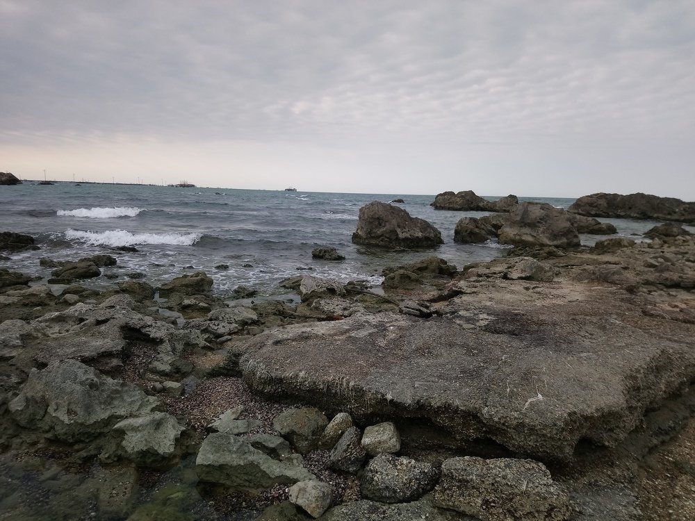 On the Pirallahi island (Khazar sea)