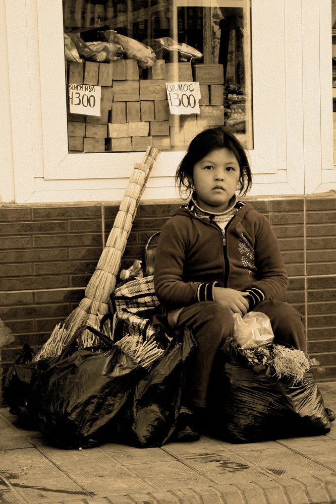 Девочка на восточном базаре