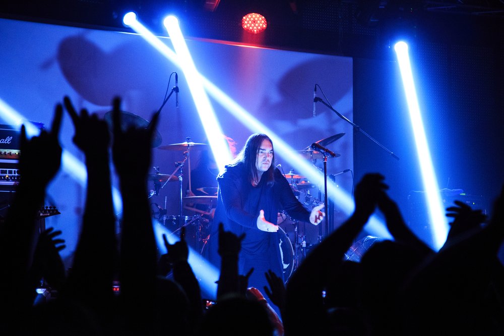 Поднимитесь друзья мои.