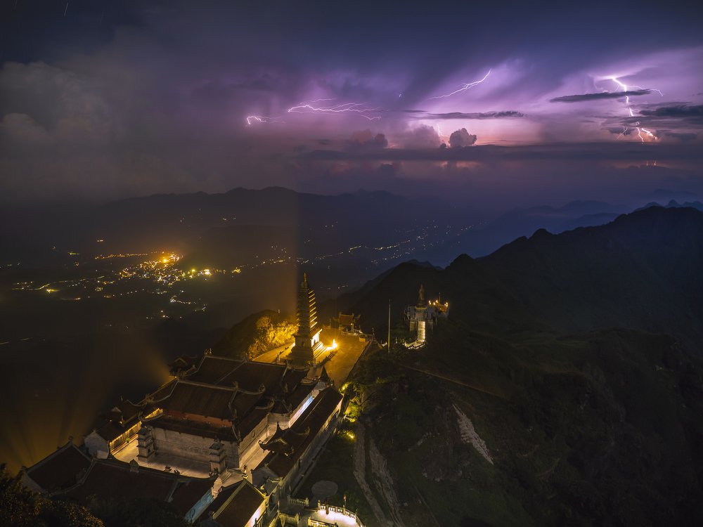 Photograph by Trần Hà