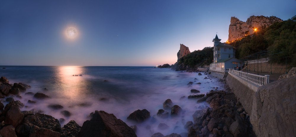 Заброшенная вилла на окраине пос. Симеиз, Крым