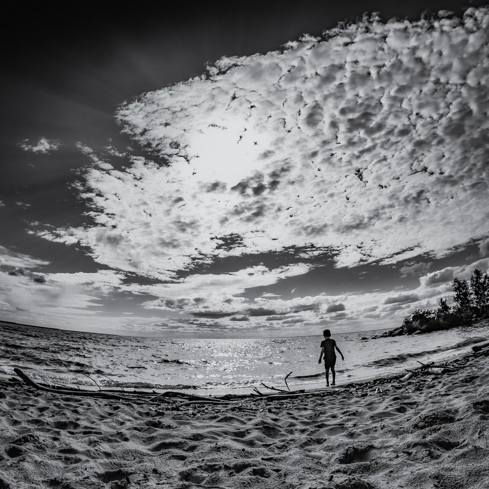 Один на берегу