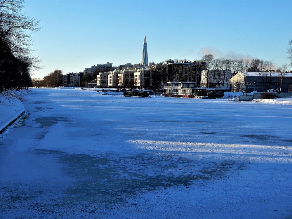 Городской пейзаж. Вид с Елагина острова, Большая Невка, Санкт-Петербург.