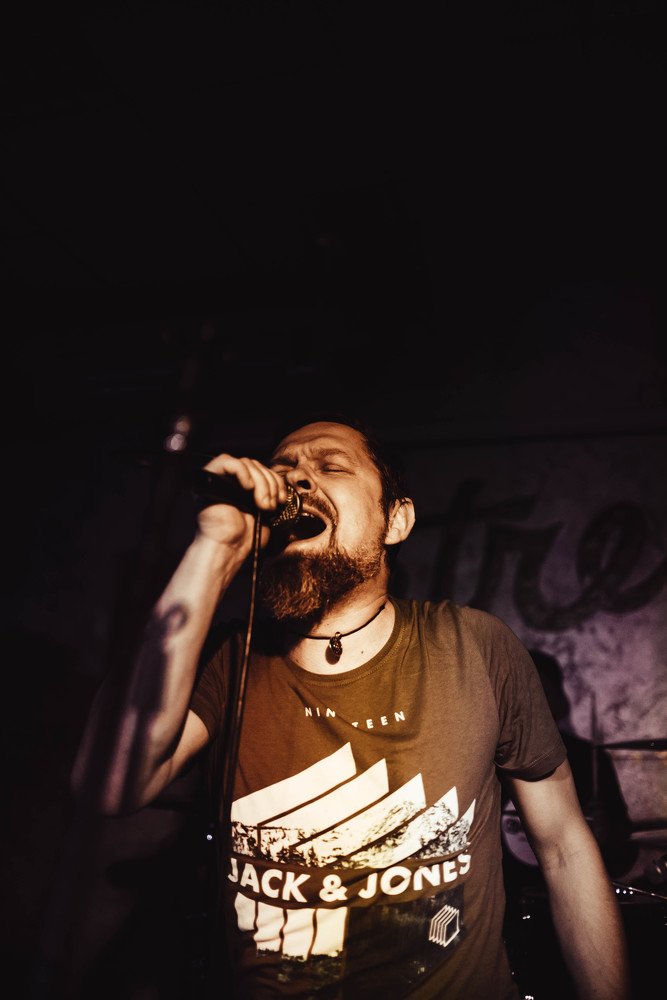 Бархатом трав