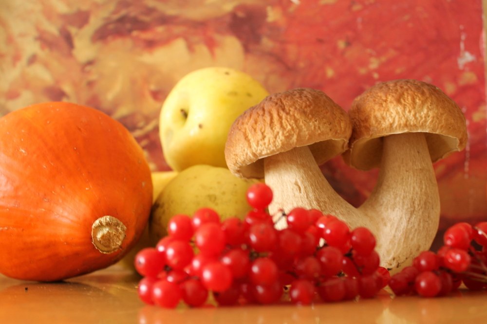 Девушка в красном