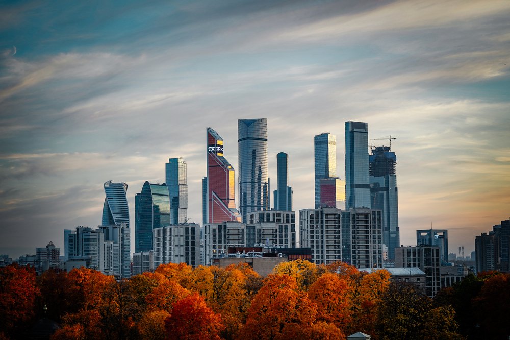 Москва встречает осень.