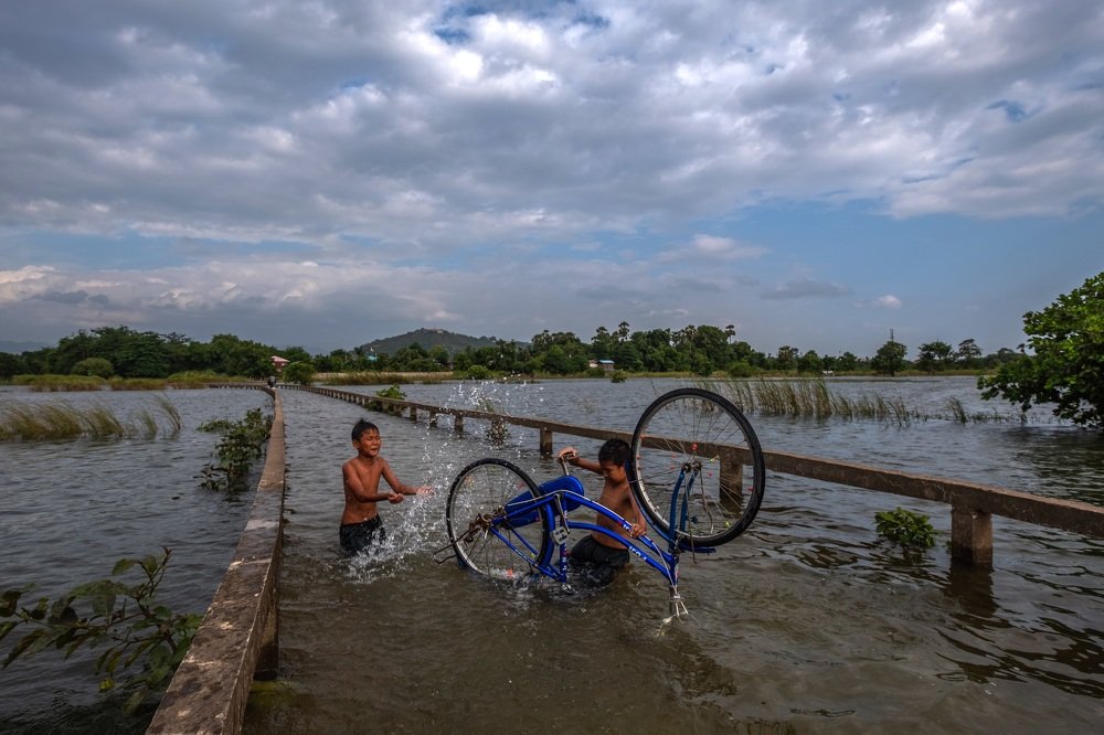 Photograph by Aung Tun