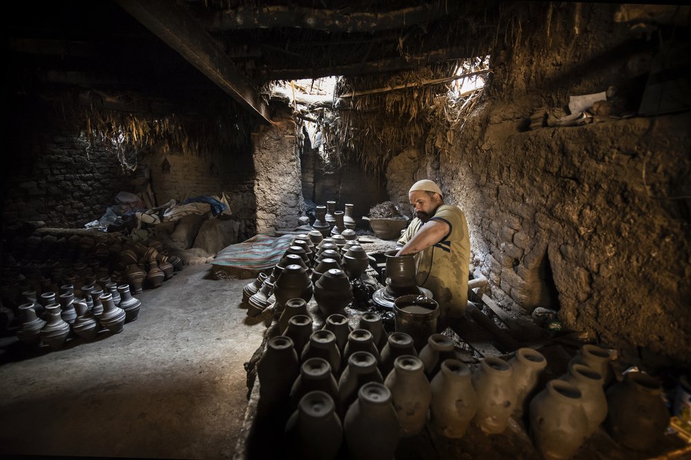 Pottery maker