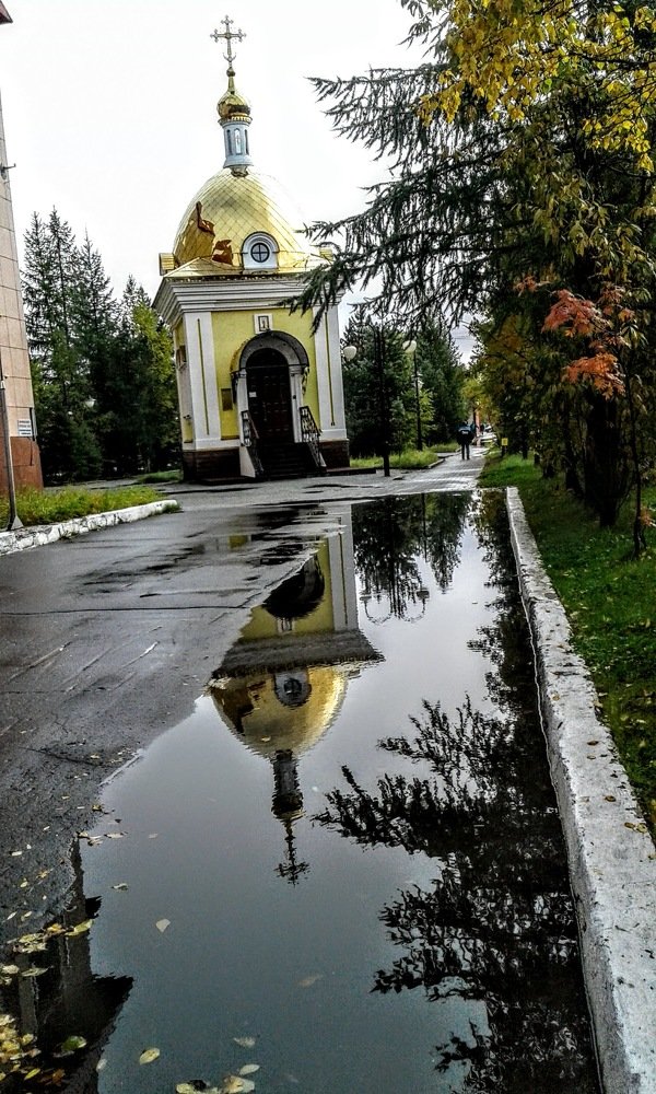 Гляжусь в тебя, как в зеркало...