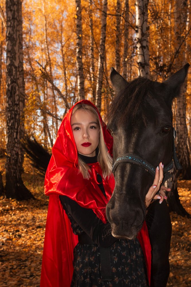 Осенняя Красная шапочка