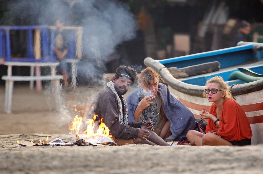 "А ПО УТРУ ОНИ ПРОСНУЛИСЬ"