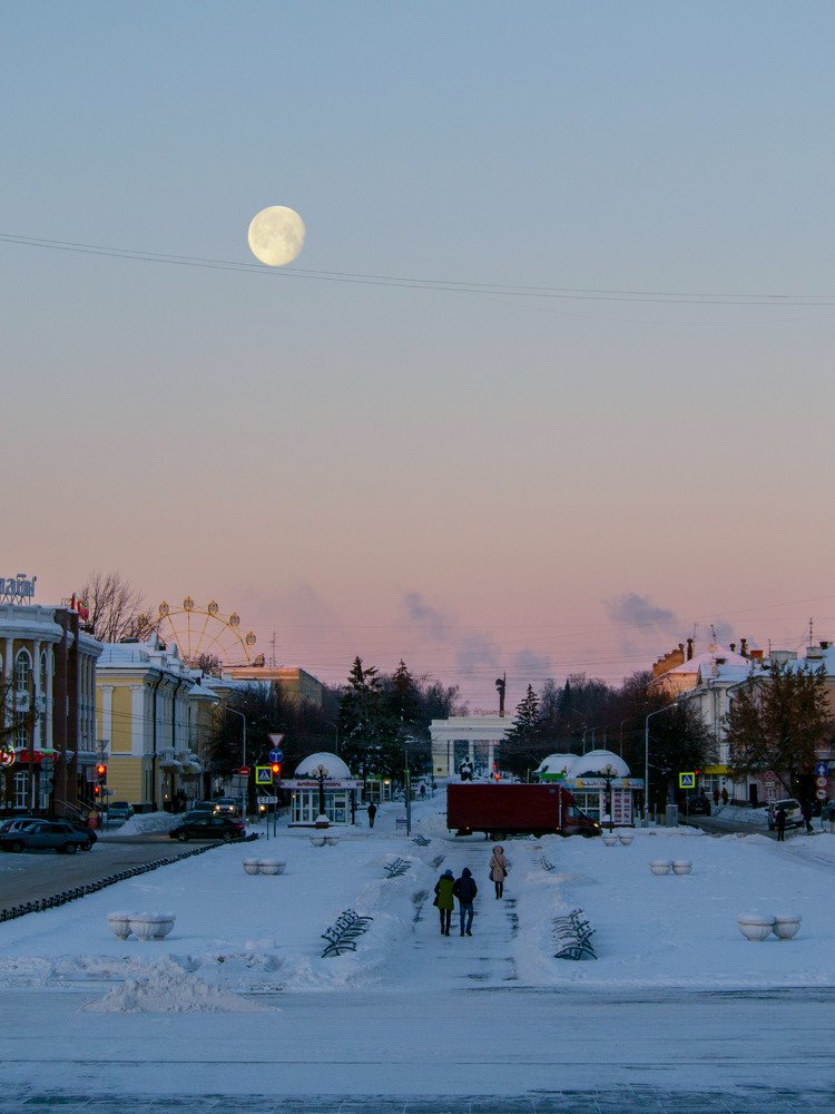 Луна канатоходец