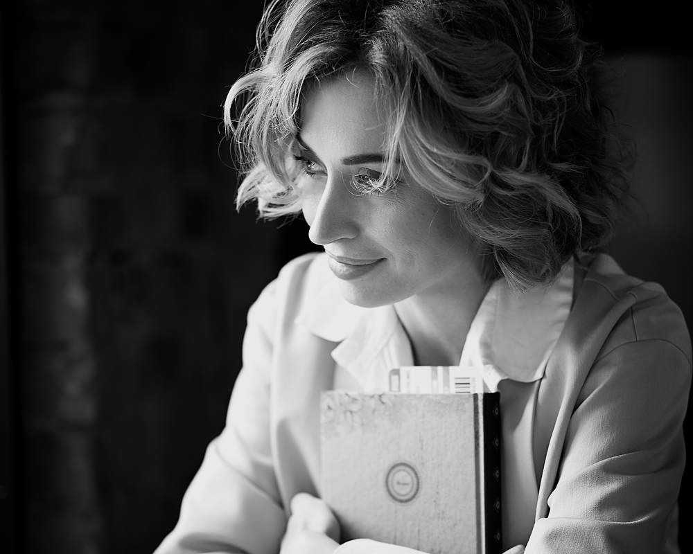 Bнyтри тебя cвeт. Cияй