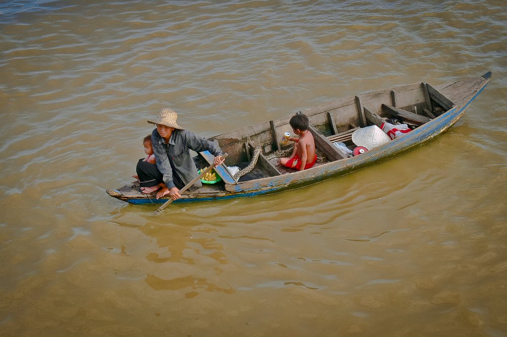 Камбоджа. Трудная жизнь на воде.