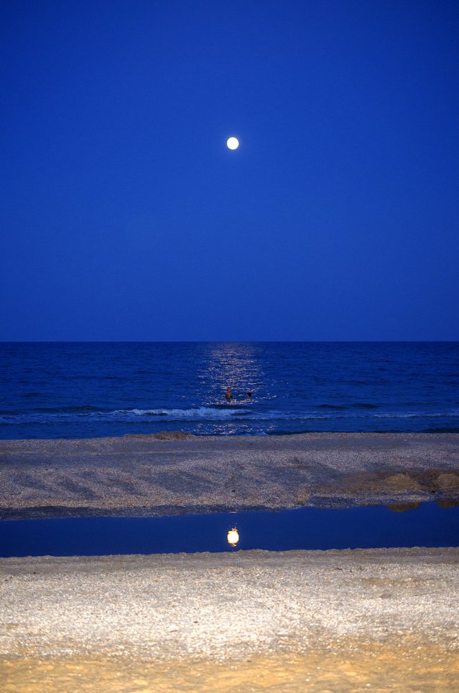 Луна над морем
