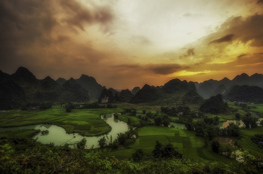 Photograph by Hoàng Hiếu