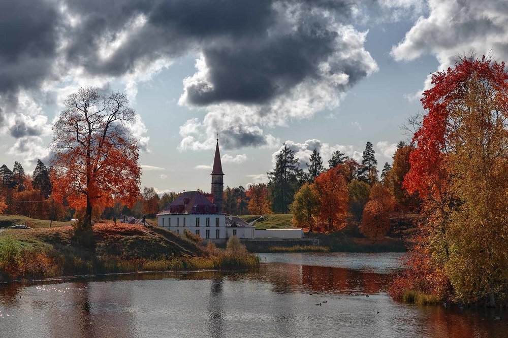 Октябрь уж наступил...