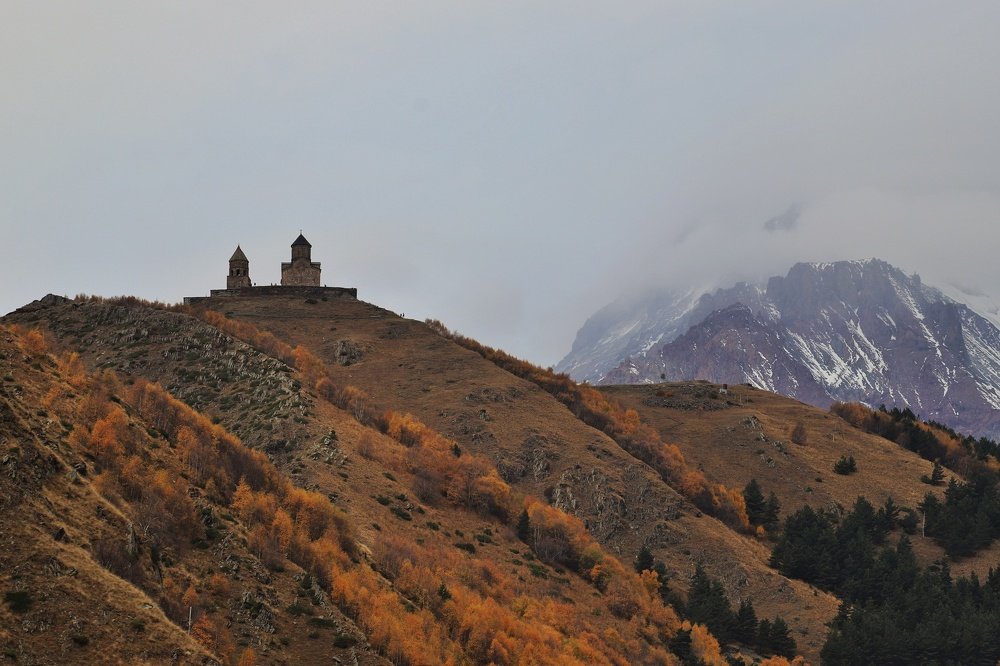 Монастырь в горах