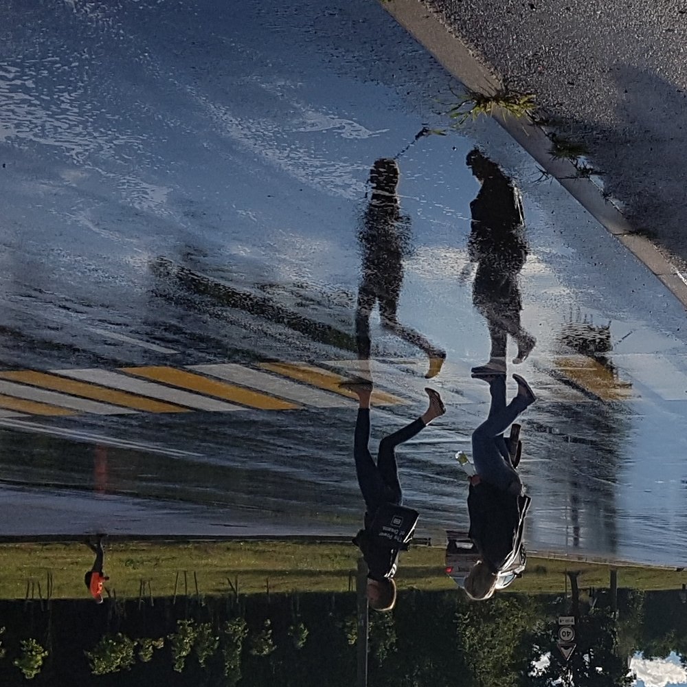 Между небом и землёй.