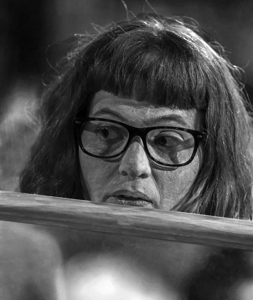 Застрельщица скандала.