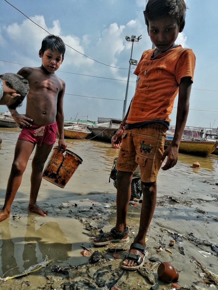 Finding coin after flooding river