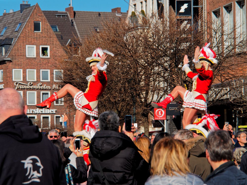 Вперед на эстраду