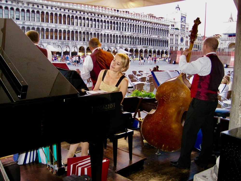 Photograph by Albert Russo