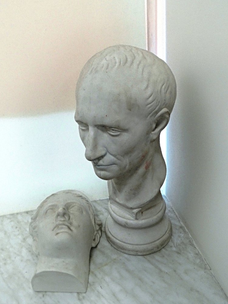 Через века...