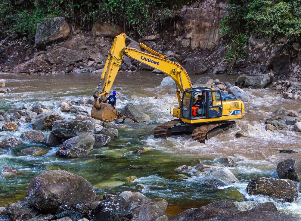 бурная река Урубамба