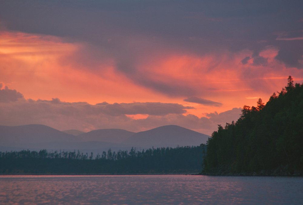 Алые краски заката.