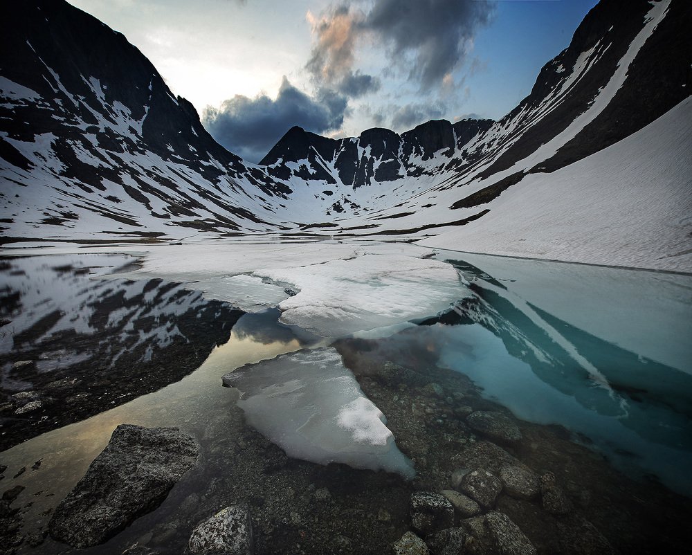 Призрачное озеро.