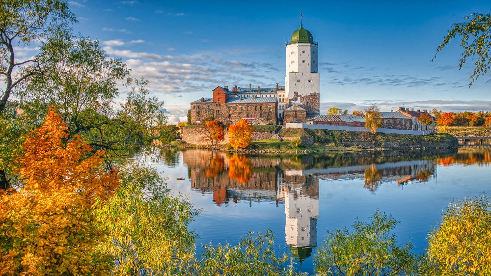 Выборгский замок в золотом