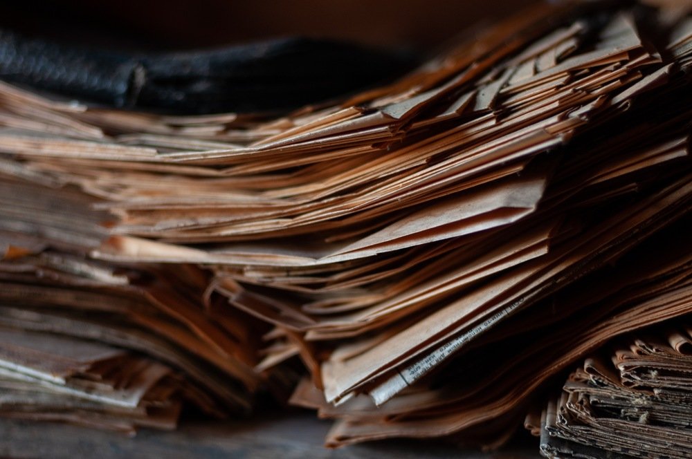 Старые газеты.