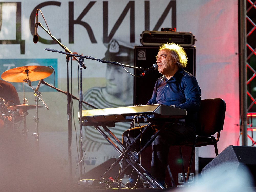 Photograph by Anatoliy Veysberg